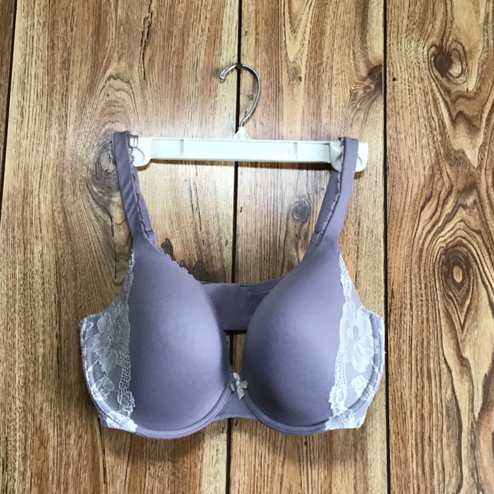 2/$25 Victoria's Secret 38E (DD) Lavender Lace-Trim T-Shirt Bra
